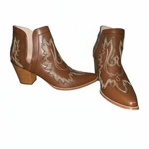 Carcuume Embroidered Western Ankle Cowgirl Boots - Size 9